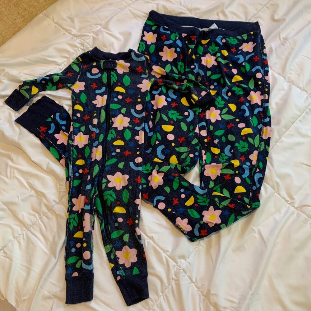 SOLD Hanna Andersson Organic Floral PJs - 18-24m - Picture 1 of 4